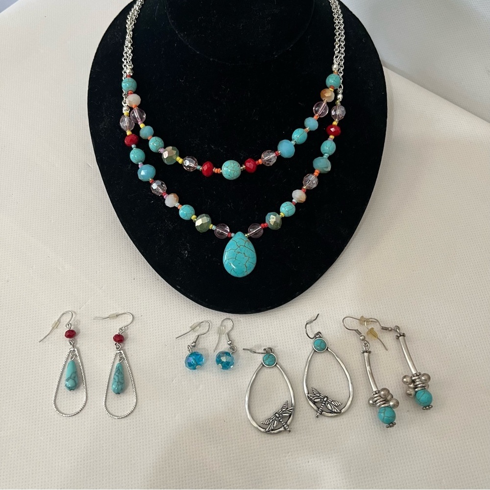 Beautiful Faux Turquoise Red Beaded Necklace & 4 Earrings Set